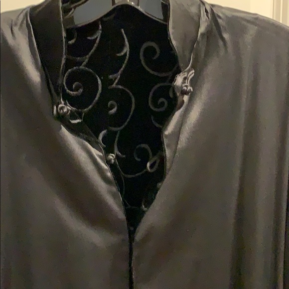 Reversible velvet/ satin evening jacket - Picture 4 of 4